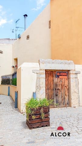 4 bedroom Townhouse for sale in La Salzedella with garage - € 99,000 (Ref: 9379342)