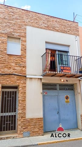4 bedroom Townhouse for sale in La Salzedella with garage - € 99,000 (Ref: 9379342)