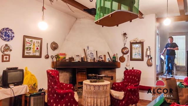 4 bedroom Townhouse for sale in La Salzedella with garage - € 99,000 (Ref: 9379342)