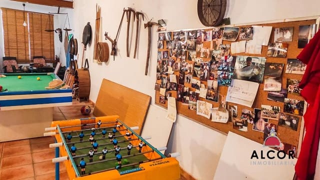 4 bedroom Townhouse for sale in La Salzedella with garage - € 99,000 (Ref: 9379342)