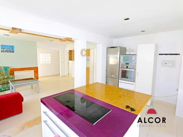 4 soveværelse Villa til salg i Alcossebre, Alcalá de Xivert med garage - € 325.000 (Ref: 9430819)