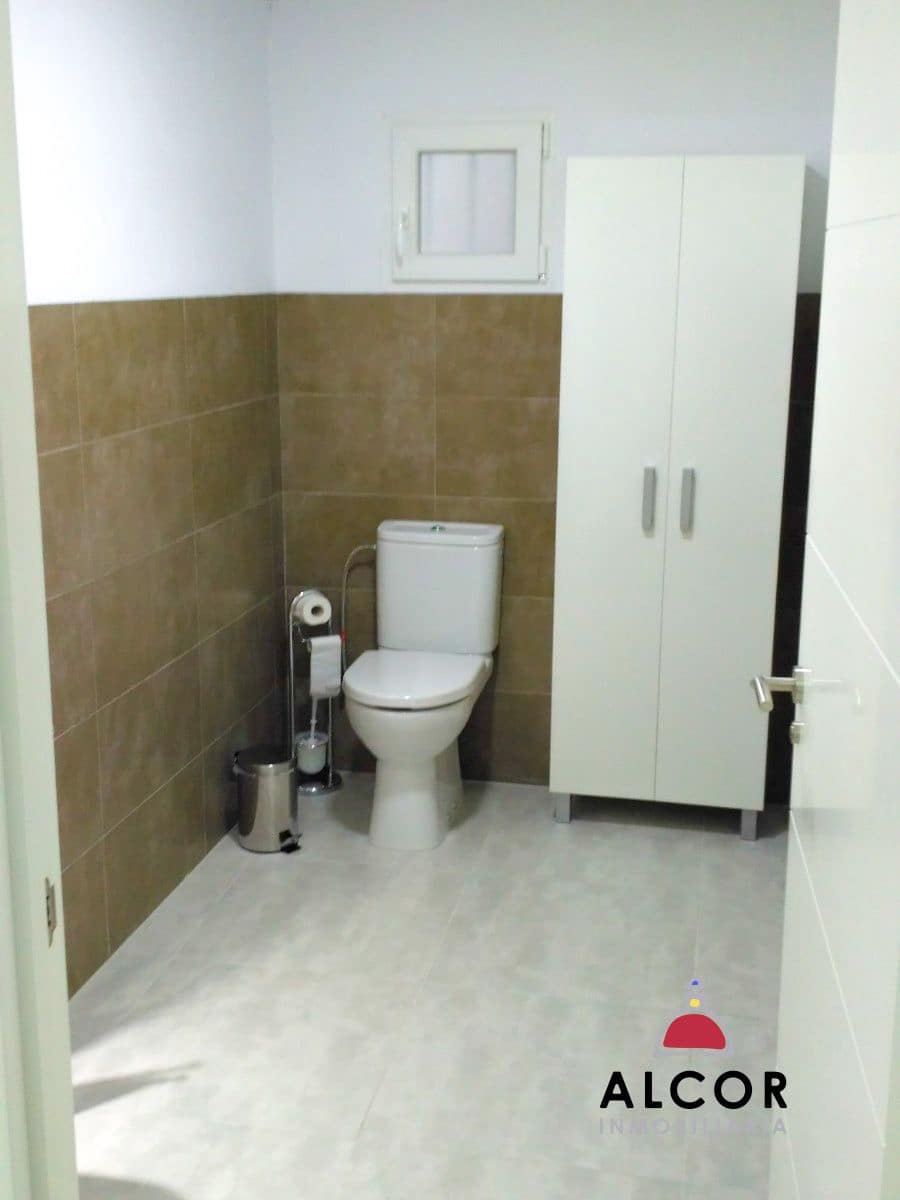 1 makuuhuone Kaupallinen myytävänä paikassa Benicarlo mukana 
autotalli - 125 000 € (Ref: 9451801)