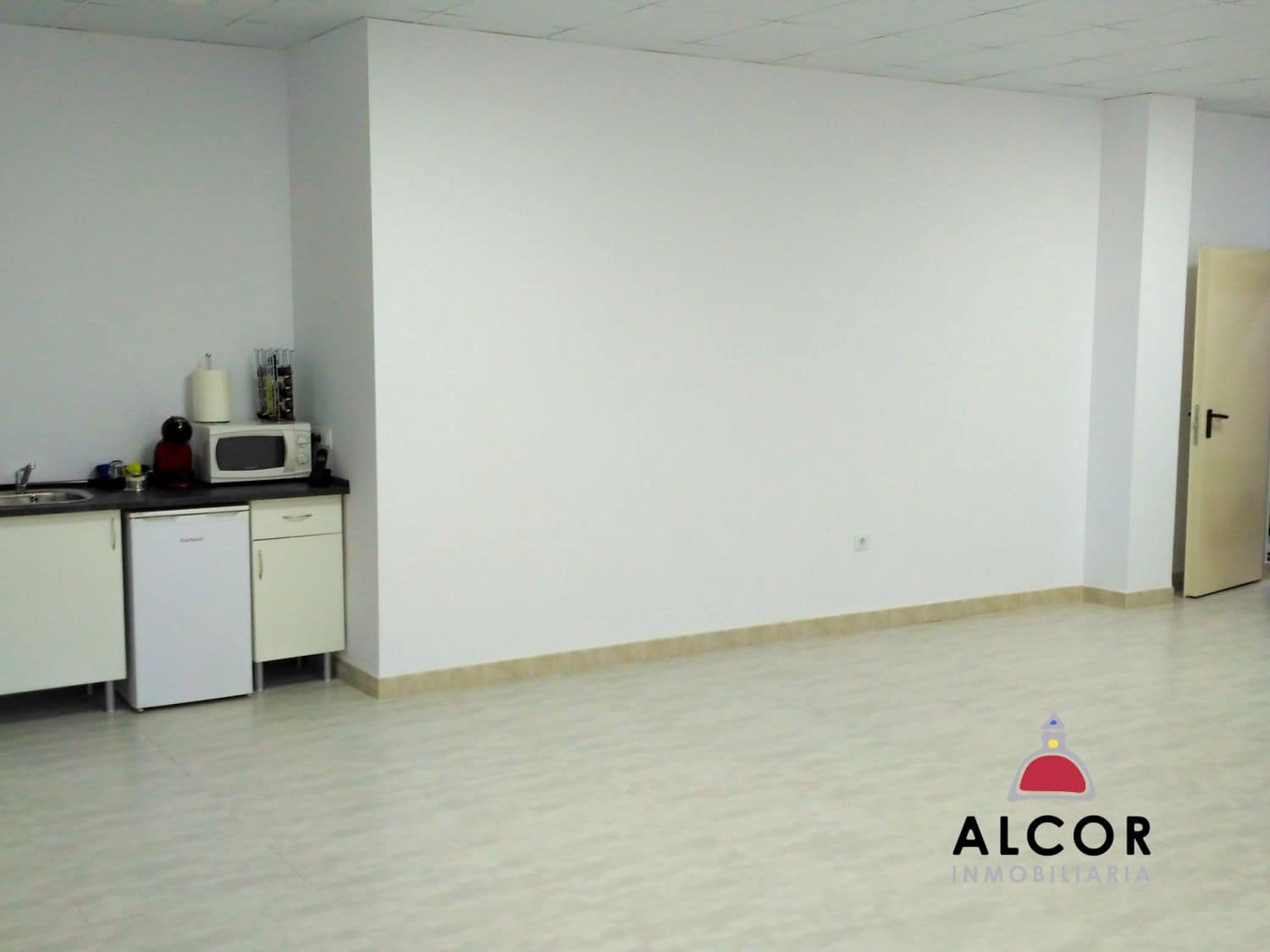 1 makuuhuone Kaupallinen myytävänä paikassa Benicarlo mukana 
autotalli - 125 000 € (Ref: 9451801)