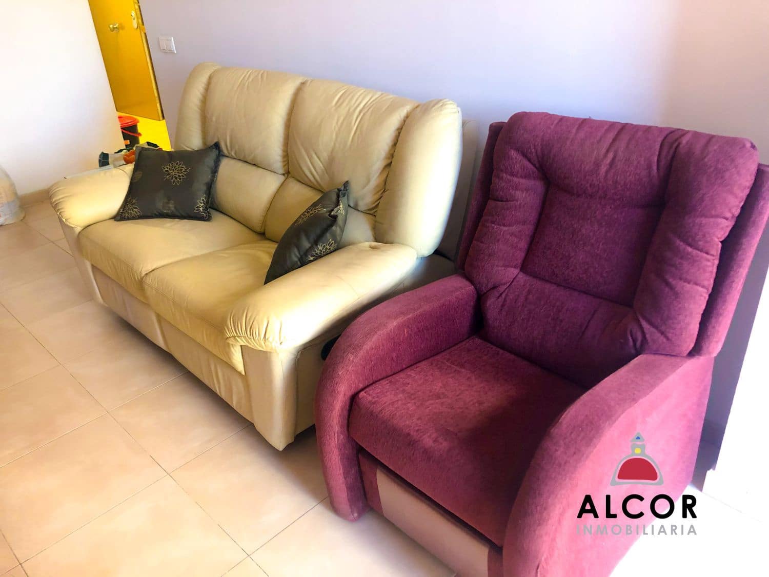 2 bedroom Flat for sale in Oropesa  with garage - € 186,000 (Ref: 9452755)