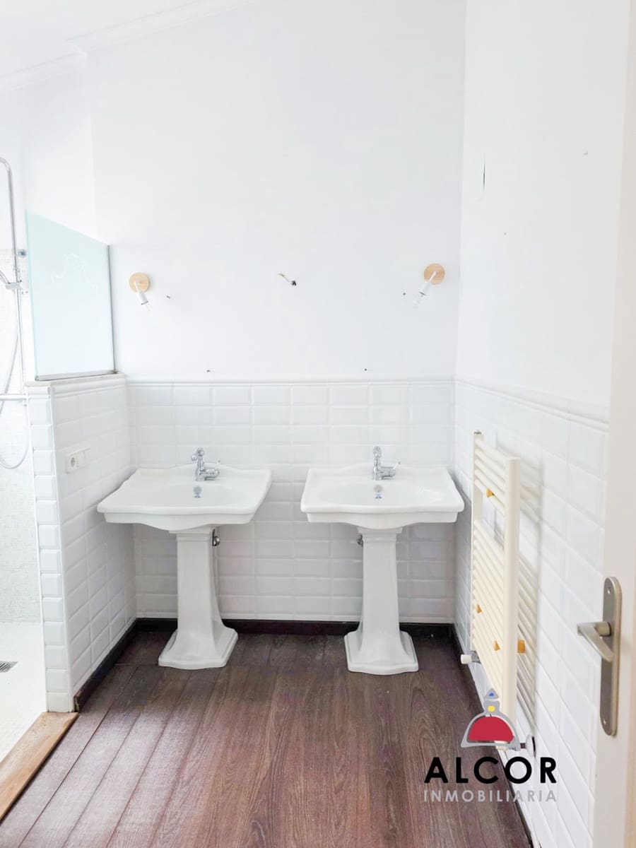 5 soverom Villa til salgs i Vinaros med garasje - € 325 000 (Ref: 9470931)