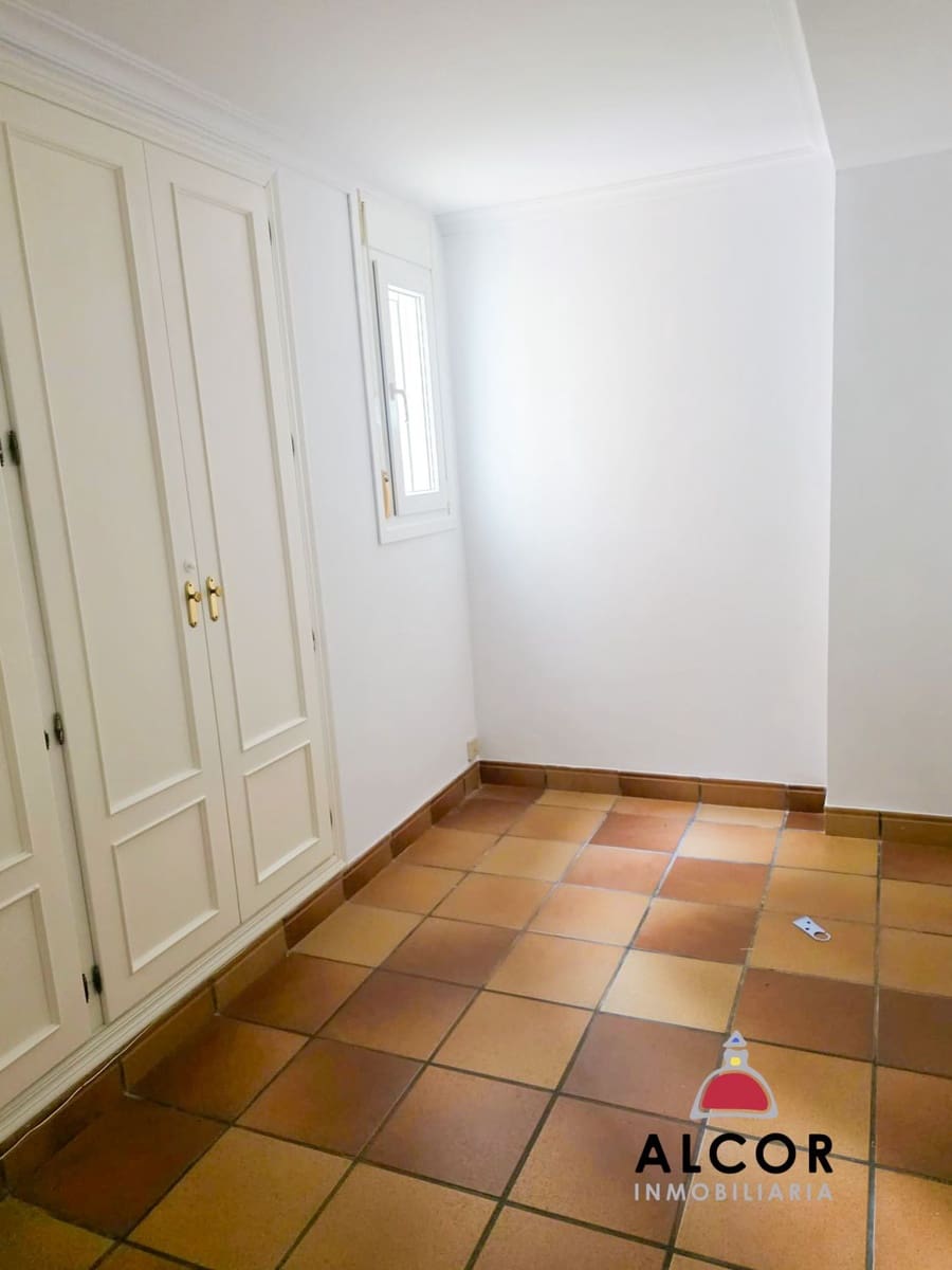 5 soverom Villa til salgs i Vinaros med garasje - € 325 000 (Ref: 9470931)