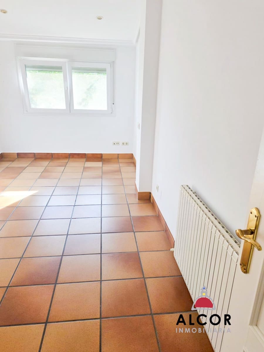 5 soverom Villa til salgs i Vinaros med garasje - € 325 000 (Ref: 9470931)