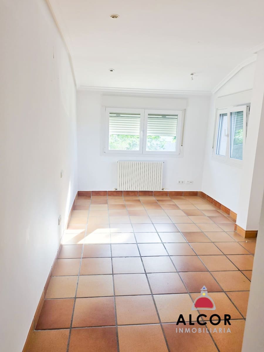 5 soverom Villa til salgs i Vinaros med garasje - € 325 000 (Ref: 9470931)