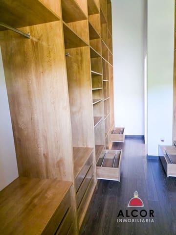 5 soverom Villa til salgs i Vinaròs med garasje - € 325 000 (Ref: 9470931)