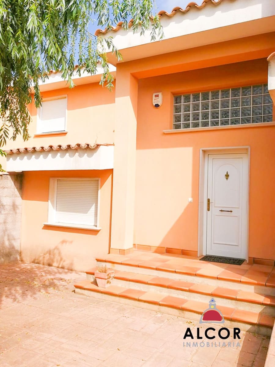 5 soverom Villa til salgs i Vinaros med garasje - € 325 000 (Ref: 9470931)