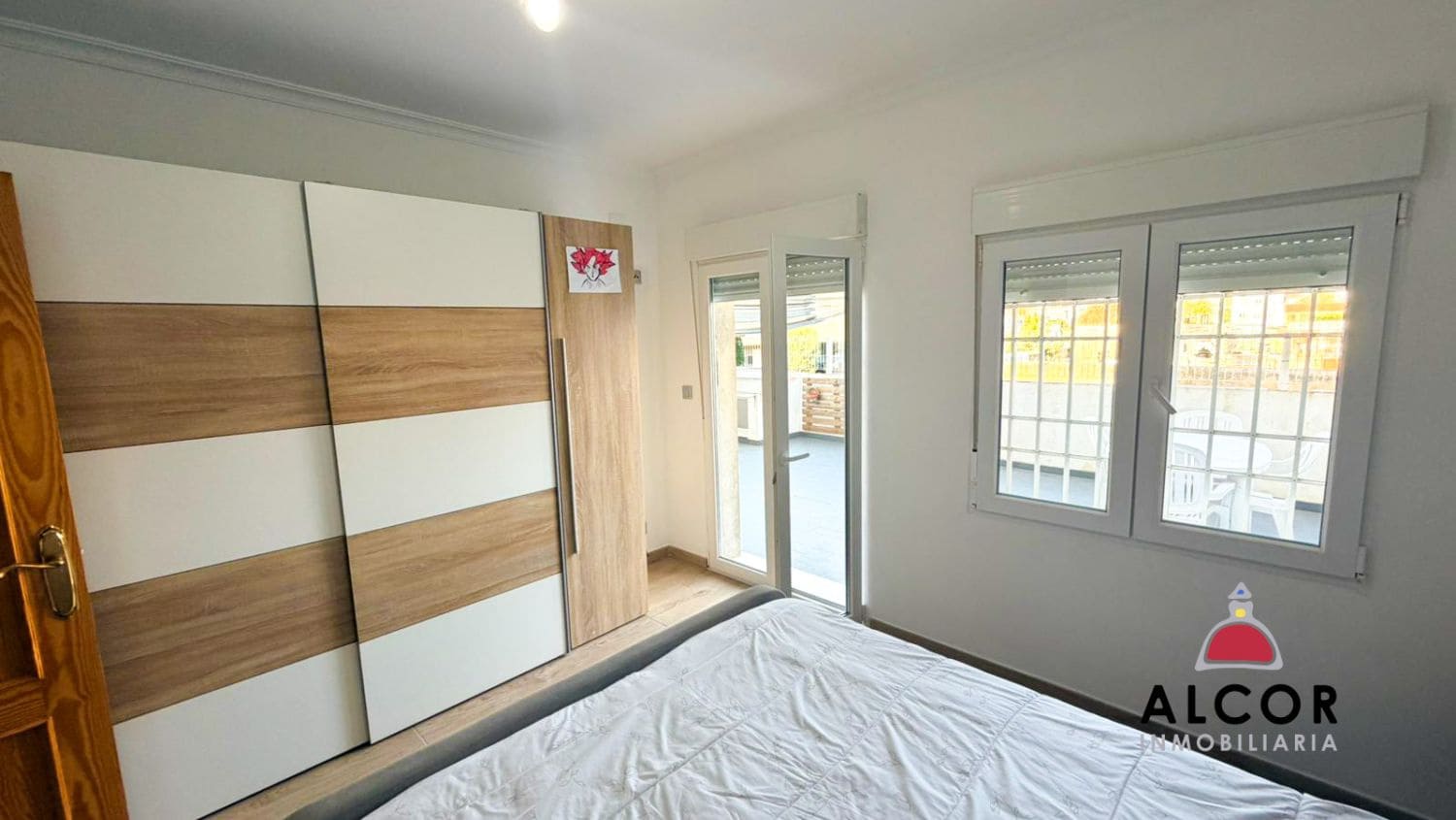 5 bedroom Flat for sale in Benicarlo - € 165,000 (Ref: 9501960)