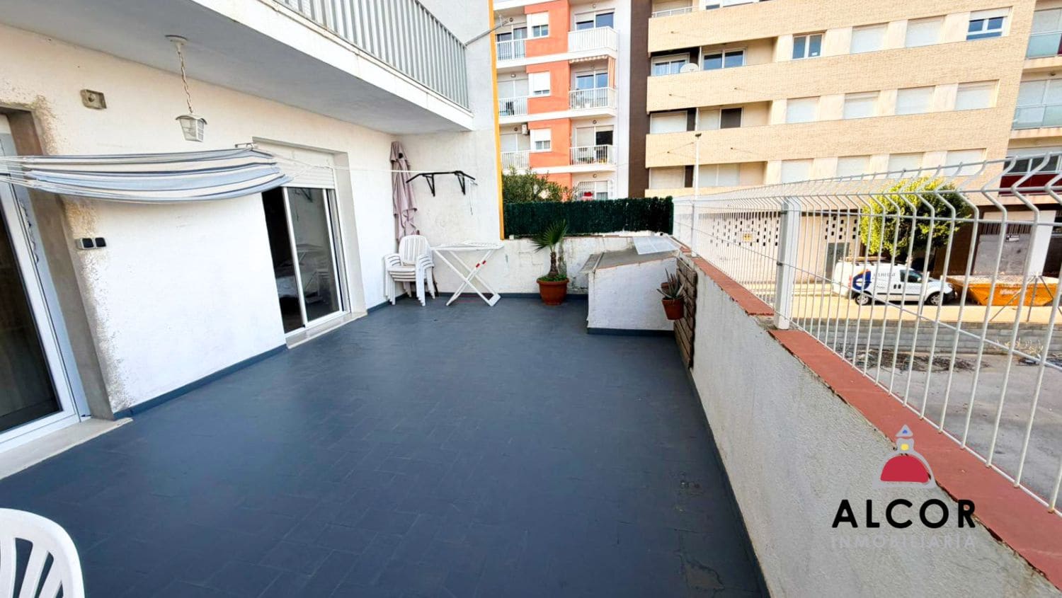 5 bedroom Flat for sale in Benicarlo - € 165,000 (Ref: 9501960)