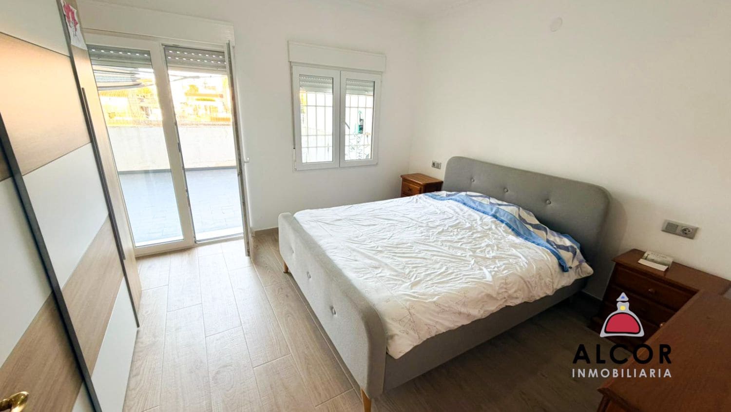 5 bedroom Flat for sale in Benicarlo - € 165,000 (Ref: 9501960)