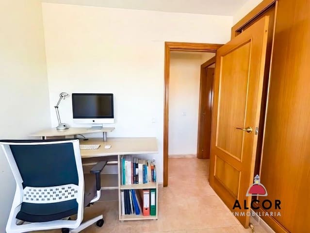 2 bedroom Flat for sale in Vinaròs with garage - € 191,000 (Ref: 9508524)