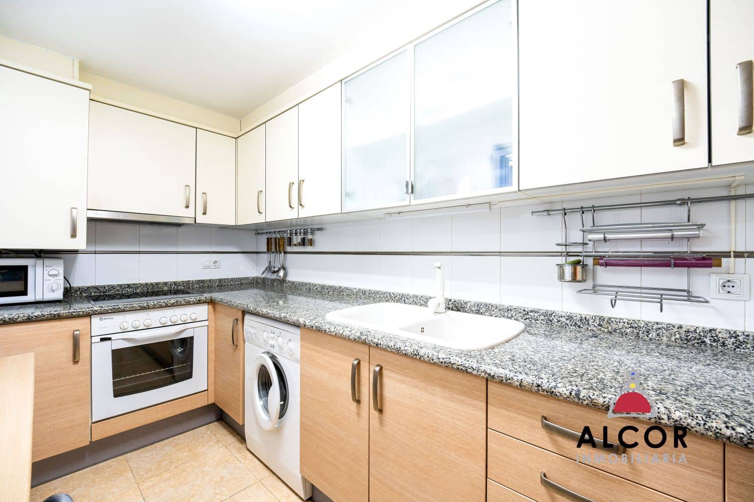 2 slaapkamer Flat te koop in Vinaros met garage - € 190.500 (Ref: 9508524)