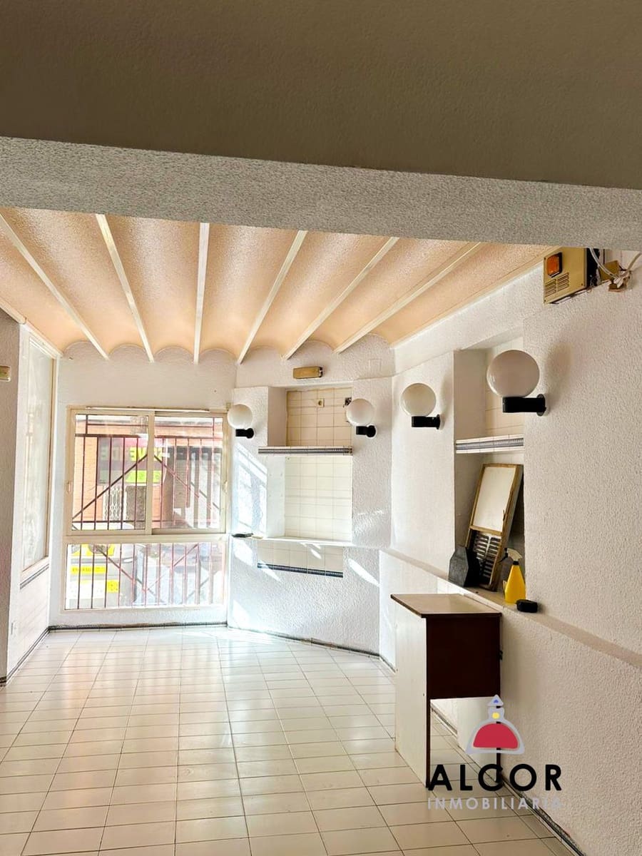 Commercial for sale in Benicarlo - € 155,000 (Ref: 9512067)