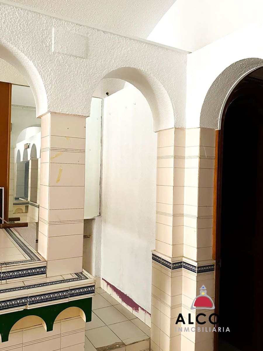 Commercial for sale in Benicarlo - € 155,000 (Ref: 9512067)