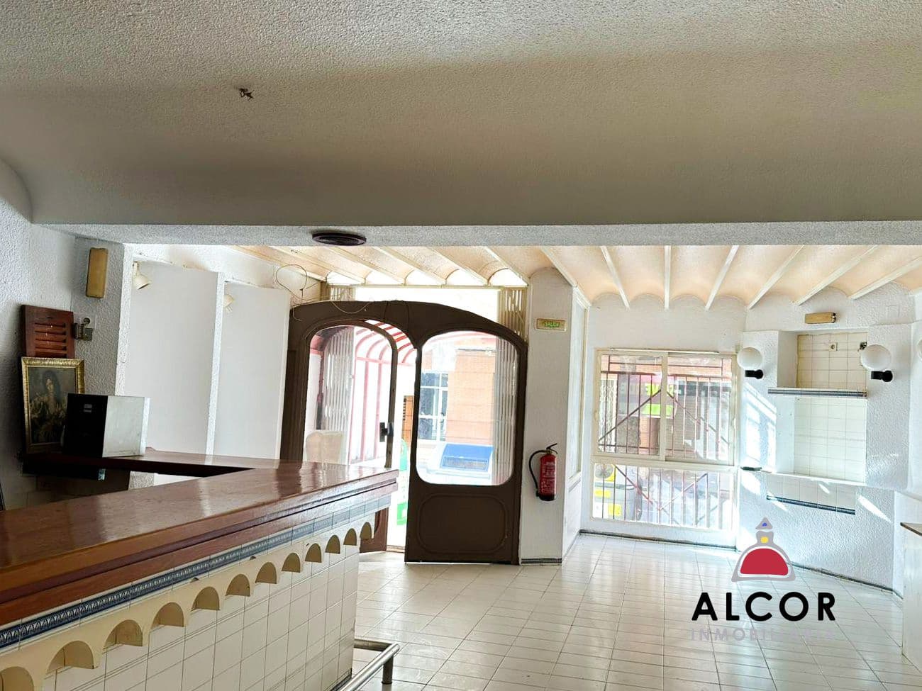 Commercial for sale in Benicarlo - € 155,000 (Ref: 9512067)