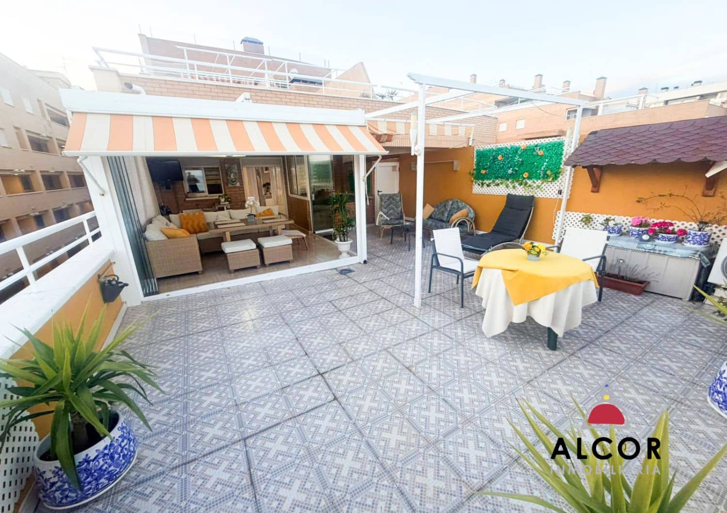 2 slaapkamer Flat te koop in Oropesa  met garage - € 295.000 (Ref: 9540781)