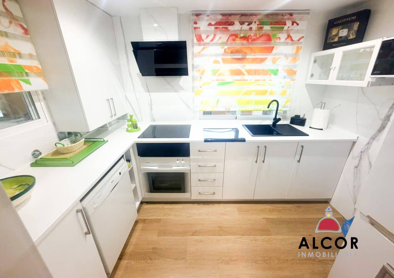 2 slaapkamer Flat te koop in Oropesa  met garage - € 295.000 (Ref: 9540781)