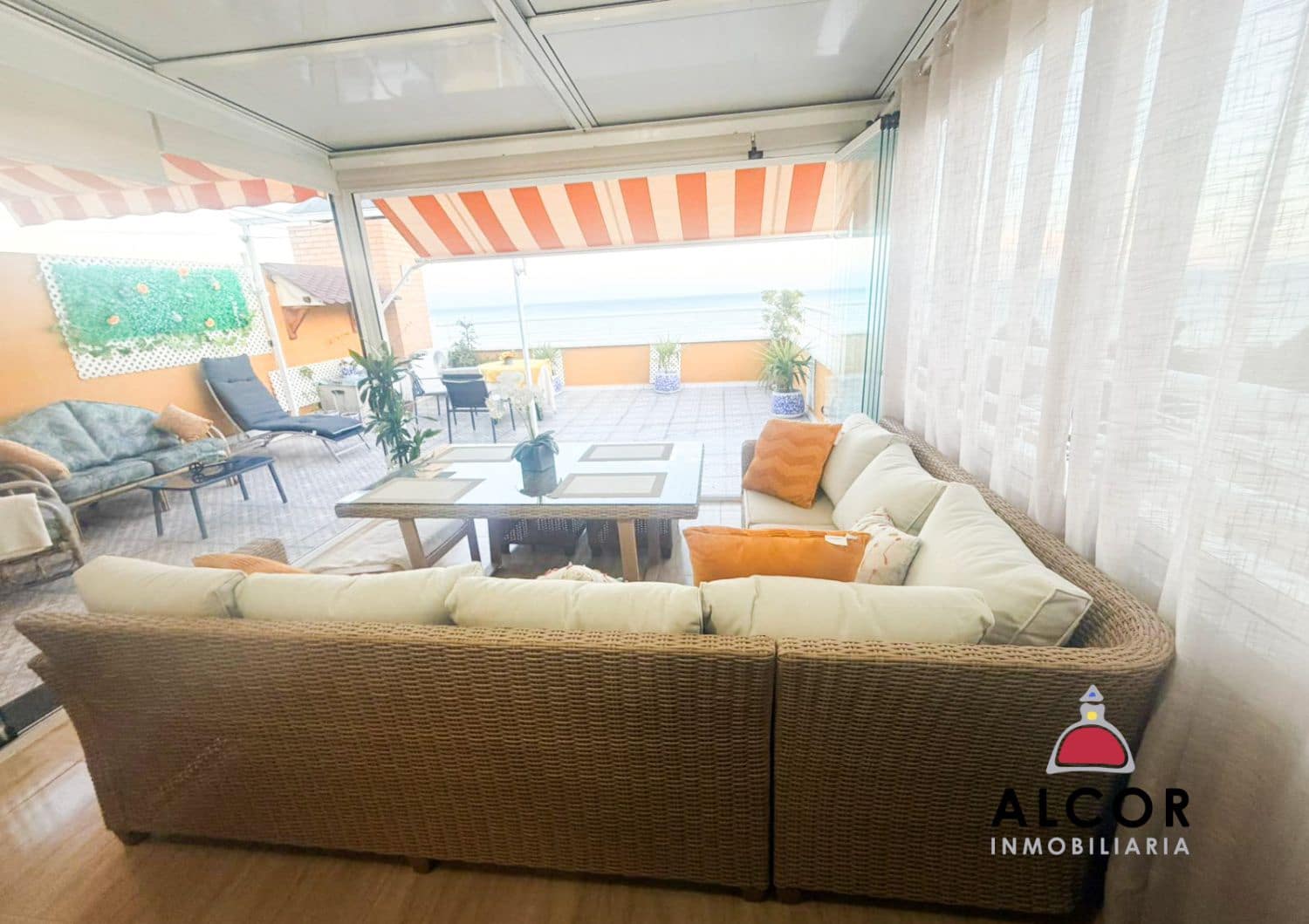 2 slaapkamer Flat te koop in Oropesa  met garage - € 295.000 (Ref: 9540781)