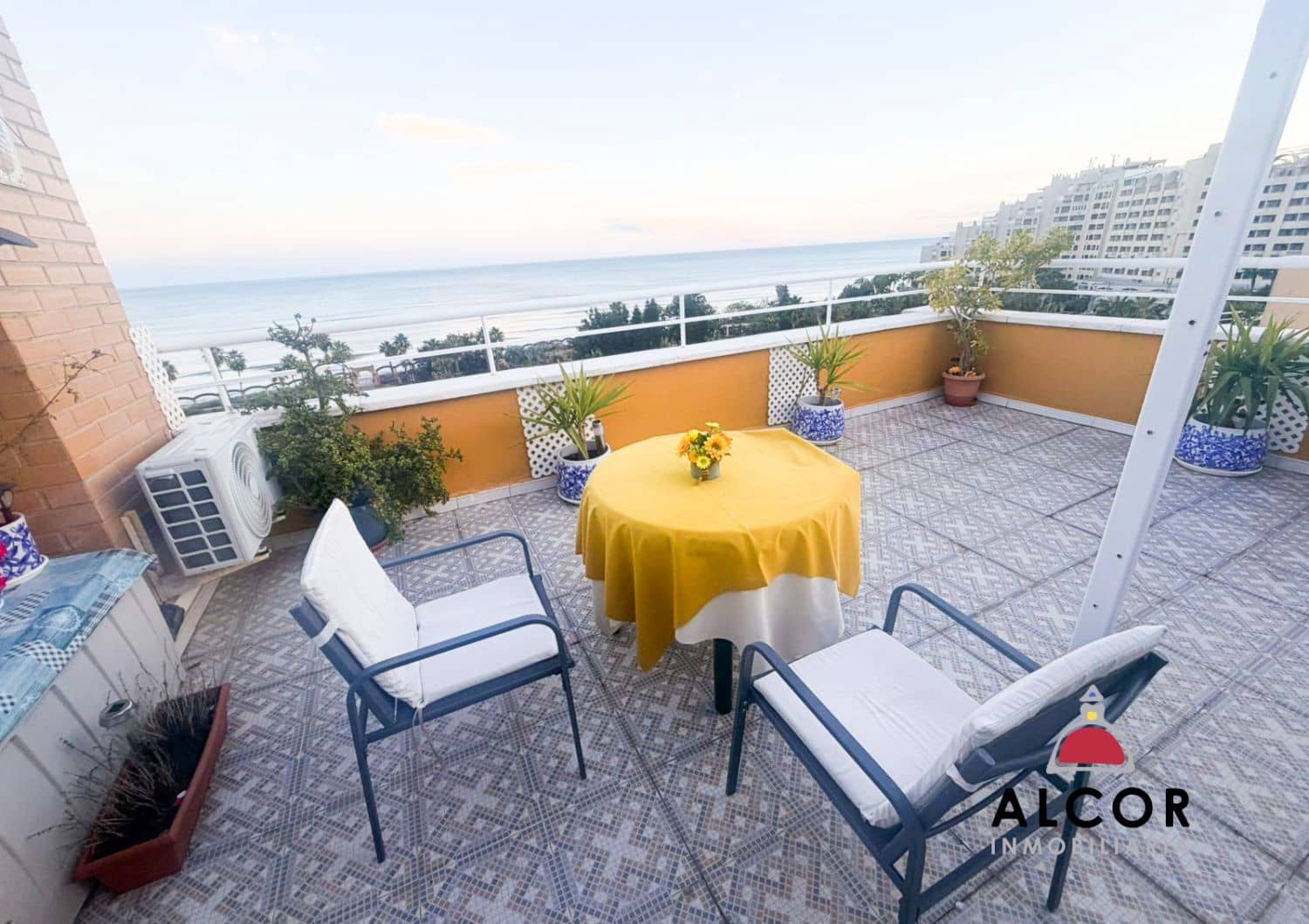 2 slaapkamer Flat te koop in Oropesa  met garage - € 295.000 (Ref: 9540781)