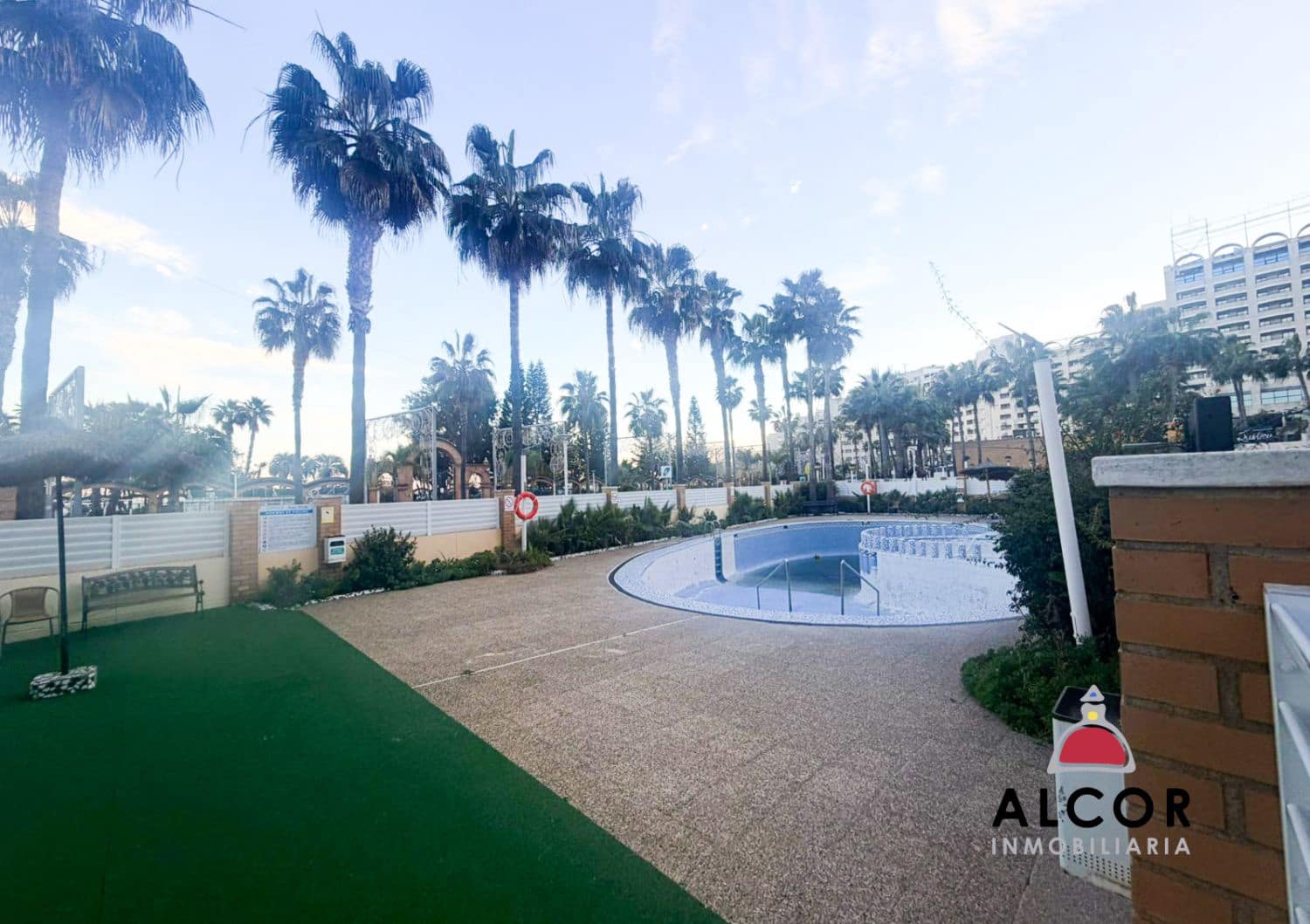 2 slaapkamer Flat te koop in Oropesa  met garage - € 295.000 (Ref: 9540781)