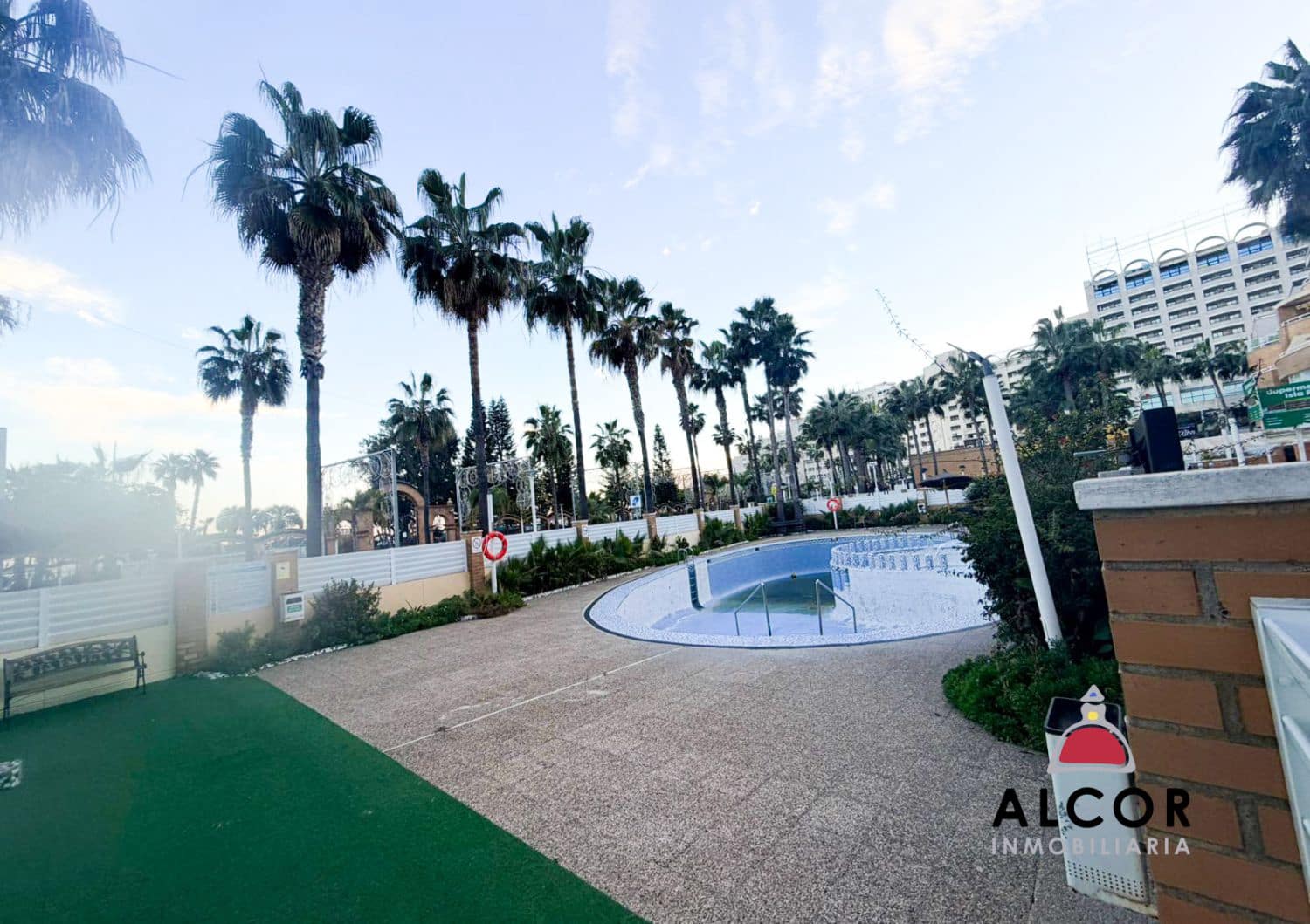 2 slaapkamer Flat te koop in Oropesa  met garage - € 295.000 (Ref: 9540781)