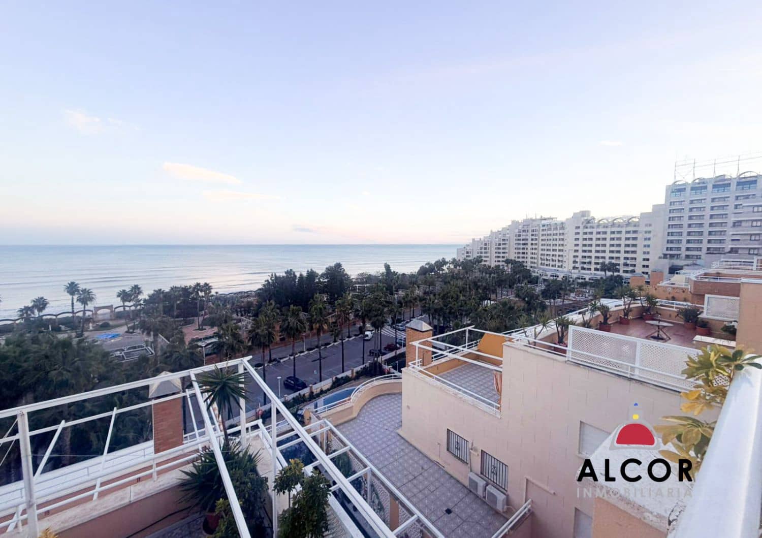 2 slaapkamer Flat te koop in Oropesa  met garage - € 295.000 (Ref: 9540781)