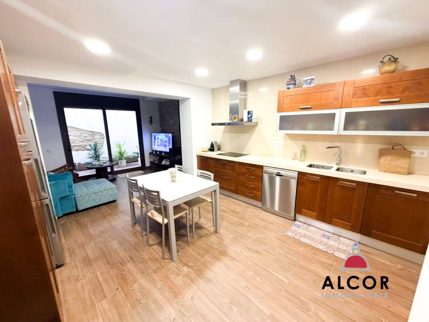 4 bedroom Terraced Villa for sale in Les Cases d'Alcanar with garage - € 349,000 (Ref: 9557765)