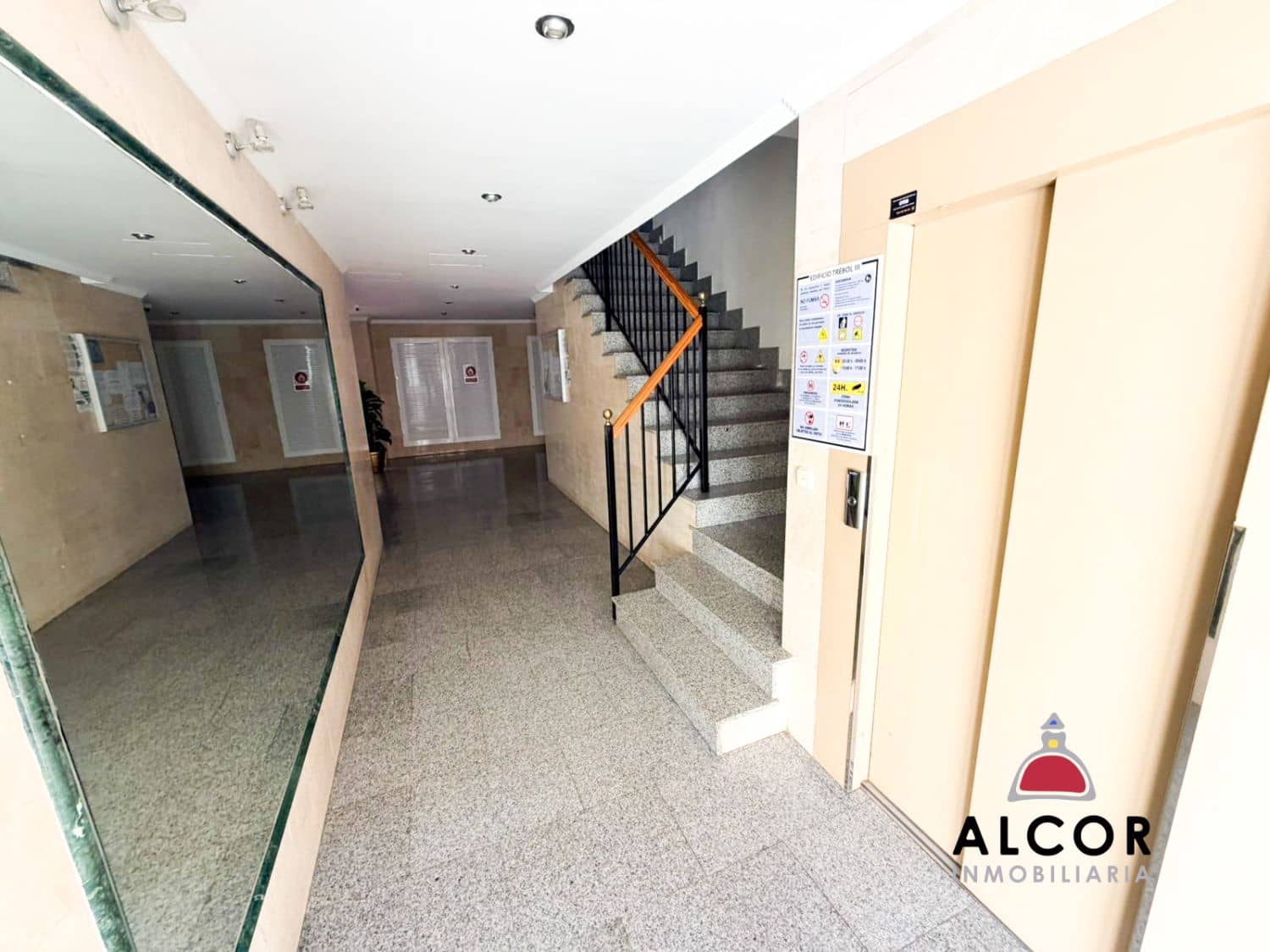 2 makuuhuone Asunto myytävänä paikassa Oropesa  mukana 
autotalli - 217 000 € (Ref: 9590838)