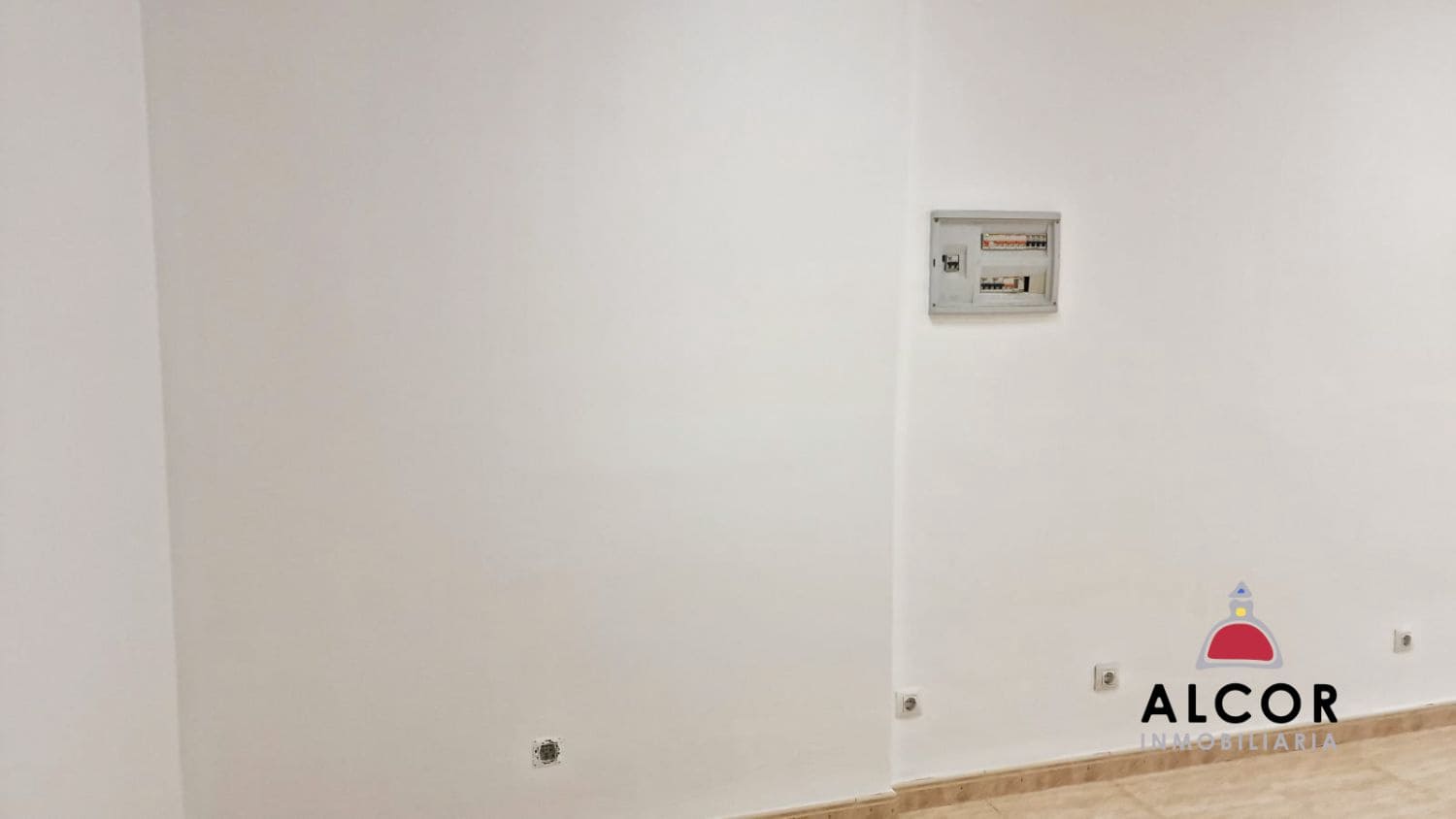 Kommersiell til leie i Benicarlo - € 400 (Ref: 9658464)