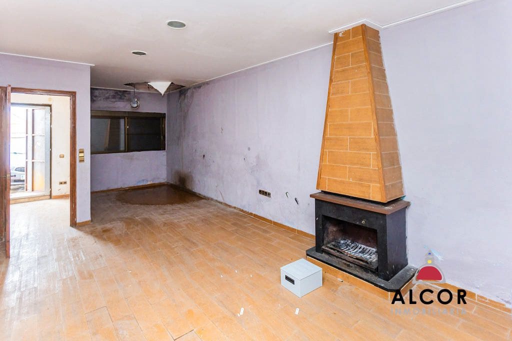 Casa de 3 habitaciones en Torreblanca en venta - 35.000 € (Ref: 9666137)