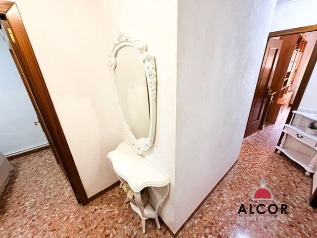 Piso de 4 habitaciones en Benicarló en venta - 140.000 € (Ref: 9670213)