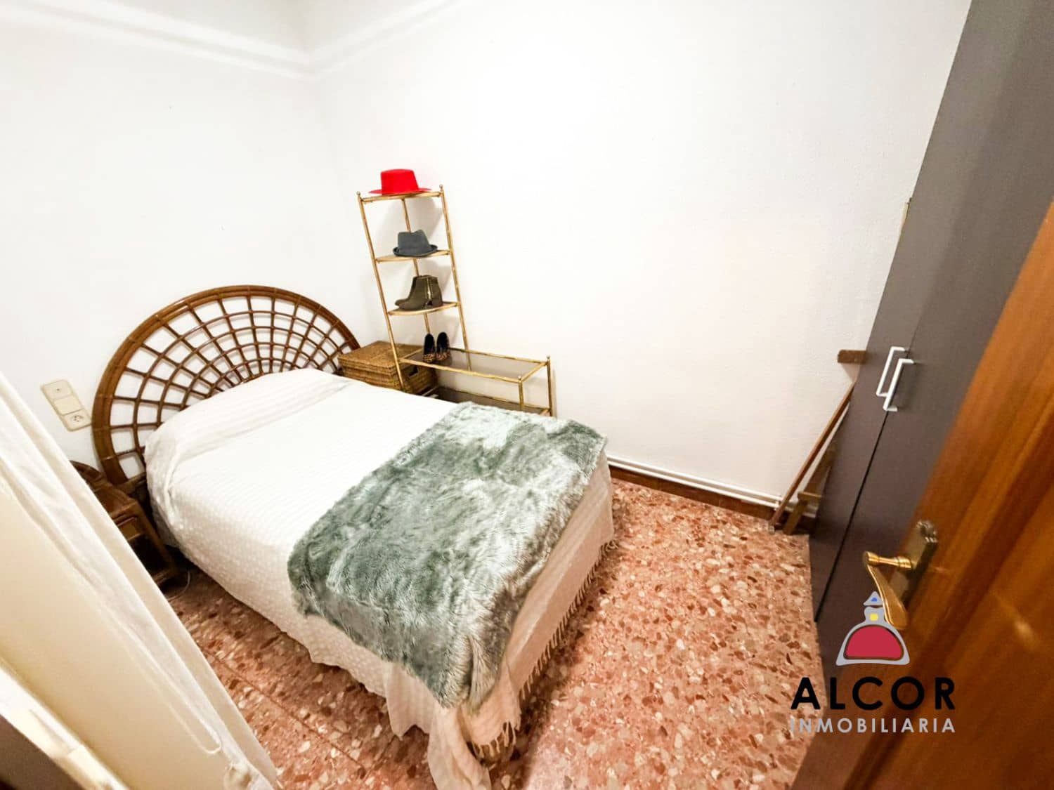 4 bedroom Flat for sale in Benicarlo - € 140,000 (Ref: 9670213)