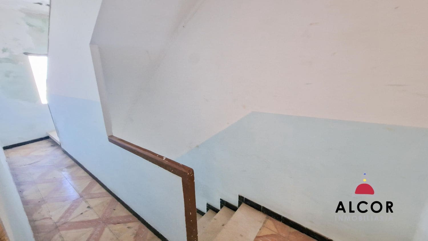 Commercial for sale in Benicarlo - € 130,000 (Ref: 9743143)