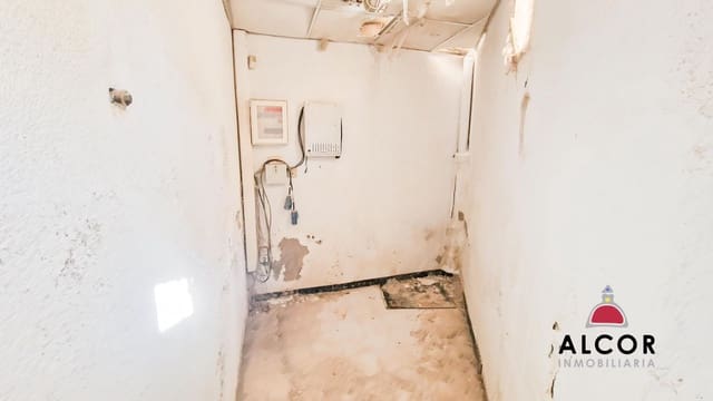 Commercial for sale in Benicarló - € 130,000 (Ref: 9743143)