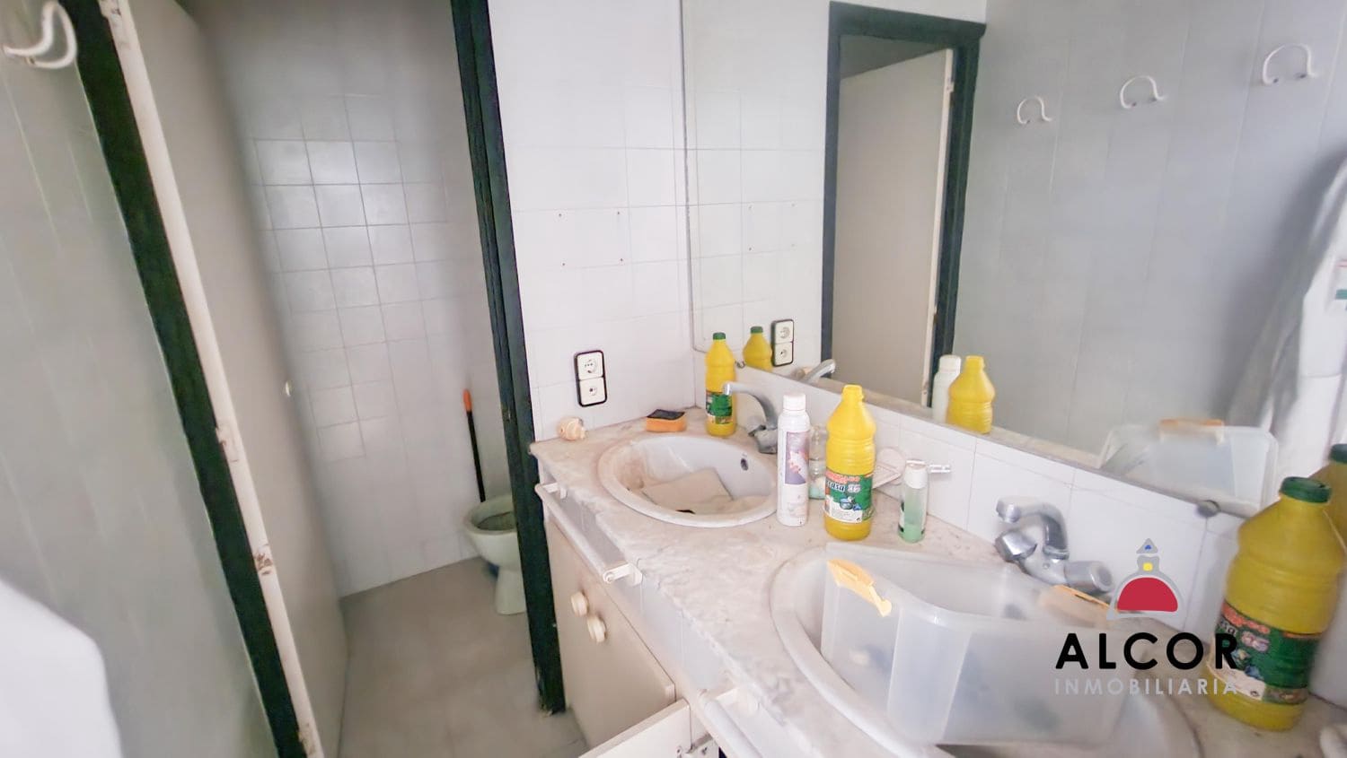 Commercial for sale in Benicarlo - € 130,000 (Ref: 9743143)