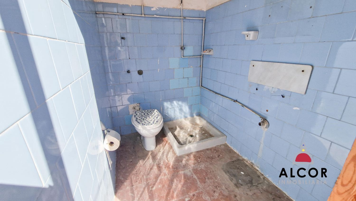 Commercial for sale in Benicarlo - € 130,000 (Ref: 9743143)