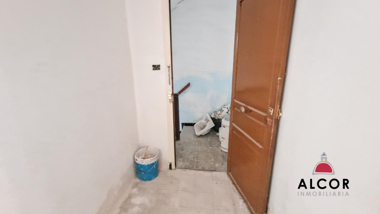 Commercial for sale in Benicarlo - € 130,000 (Ref: 9743143)