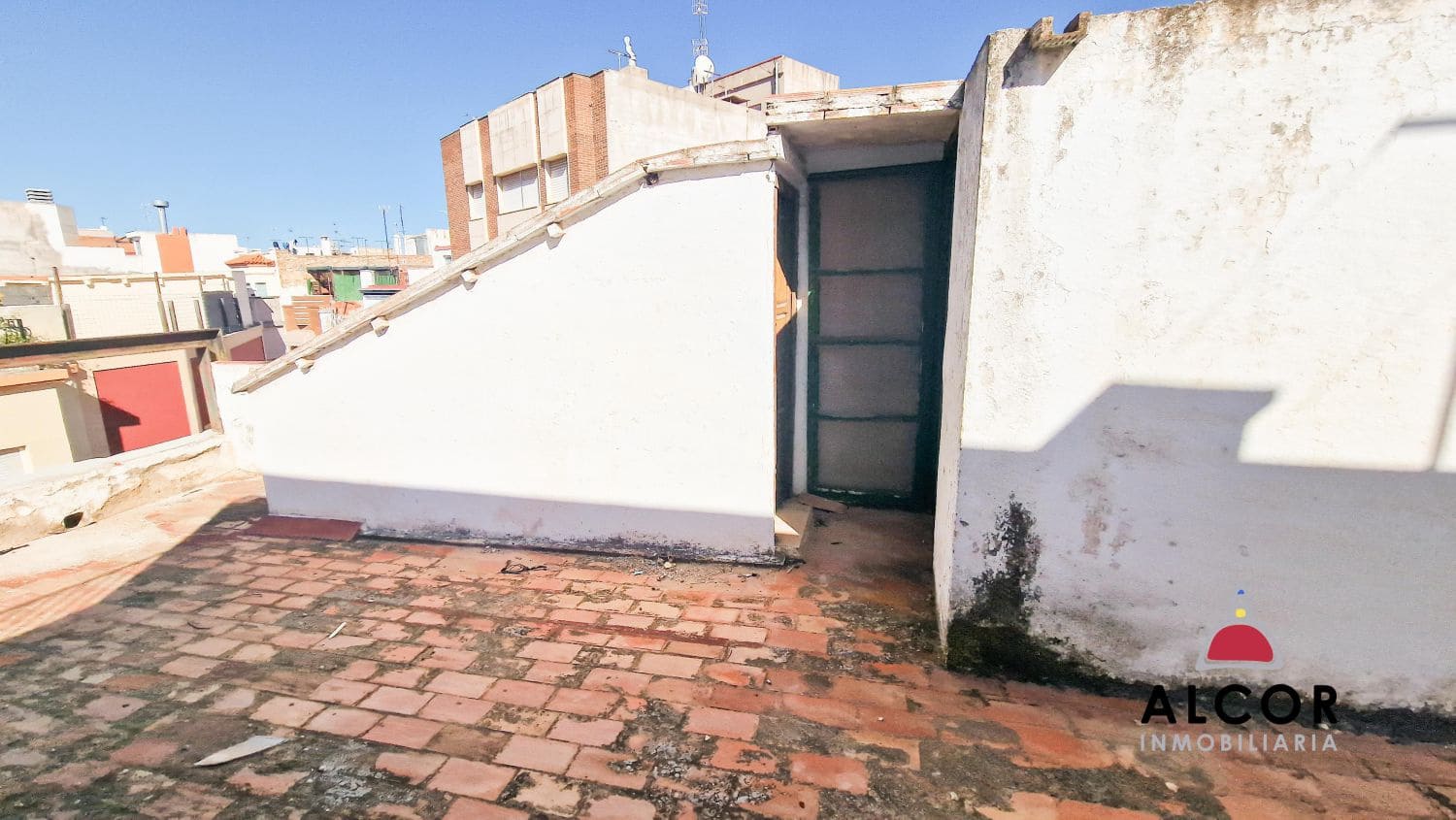 Commercial for sale in Benicarlo - € 130,000 (Ref: 9743143)