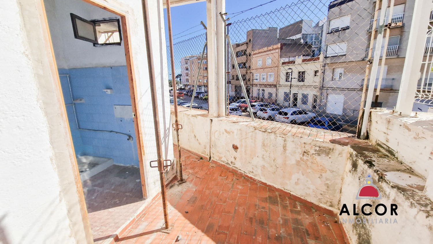 Commercial for sale in Benicarlo - € 130,000 (Ref: 9743143)