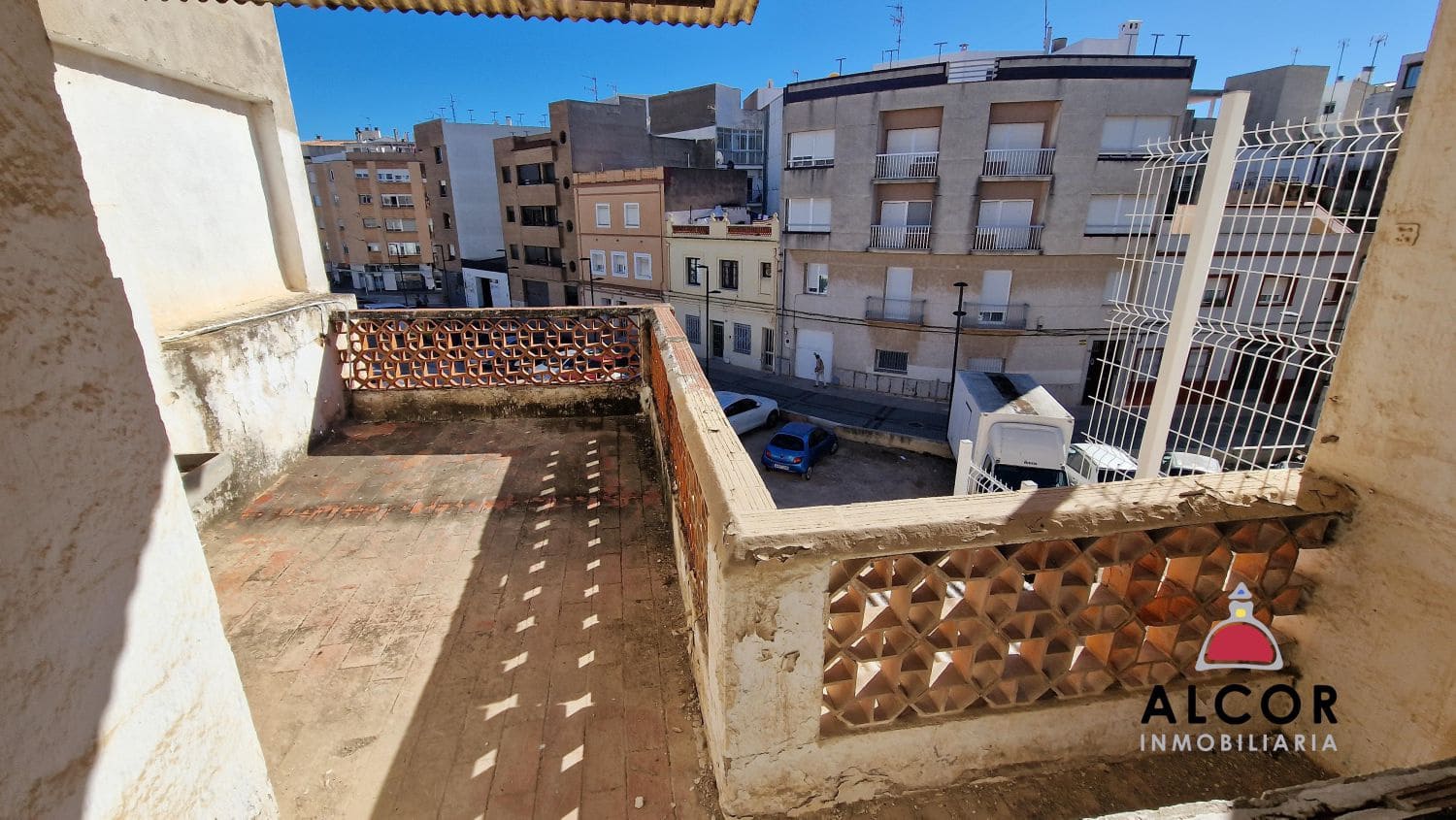 Commercial for sale in Benicarlo - € 130,000 (Ref: 9743143)