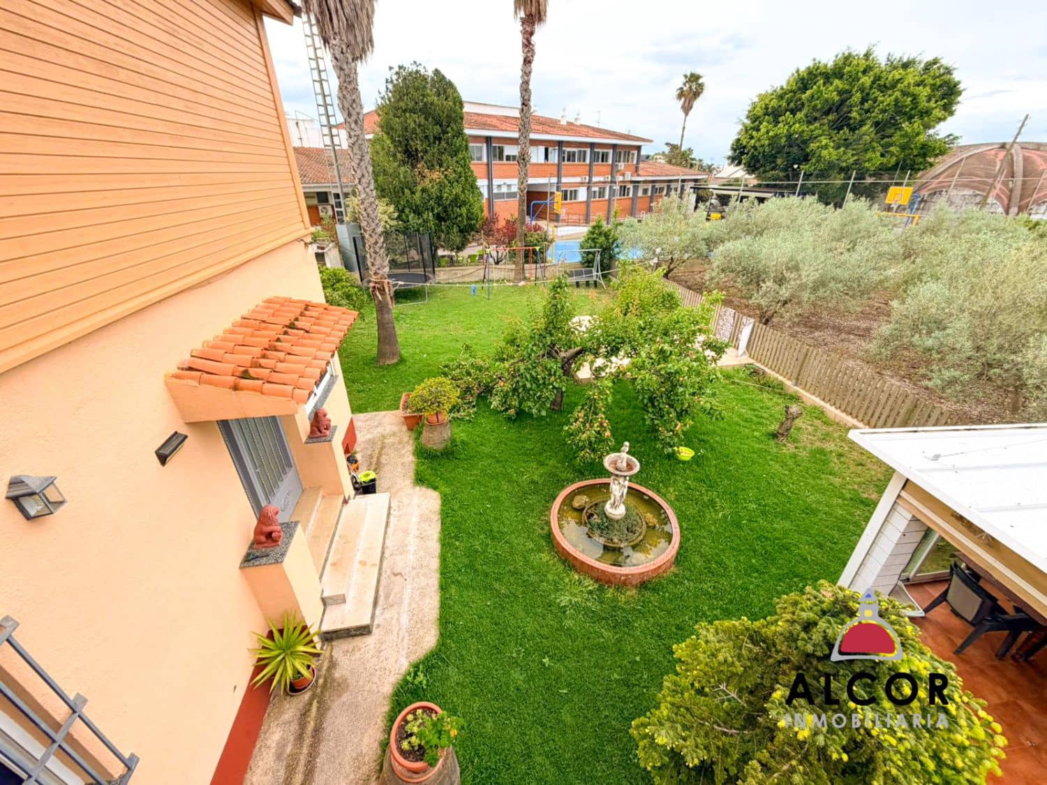 7 bedroom Villa for sale in Benicarlo - € 320,000 (Ref: 9828777)