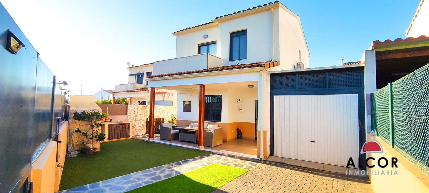3 bedroom Villa for sale in Peniscola with garage - € 260,000 (Ref: 9845177)