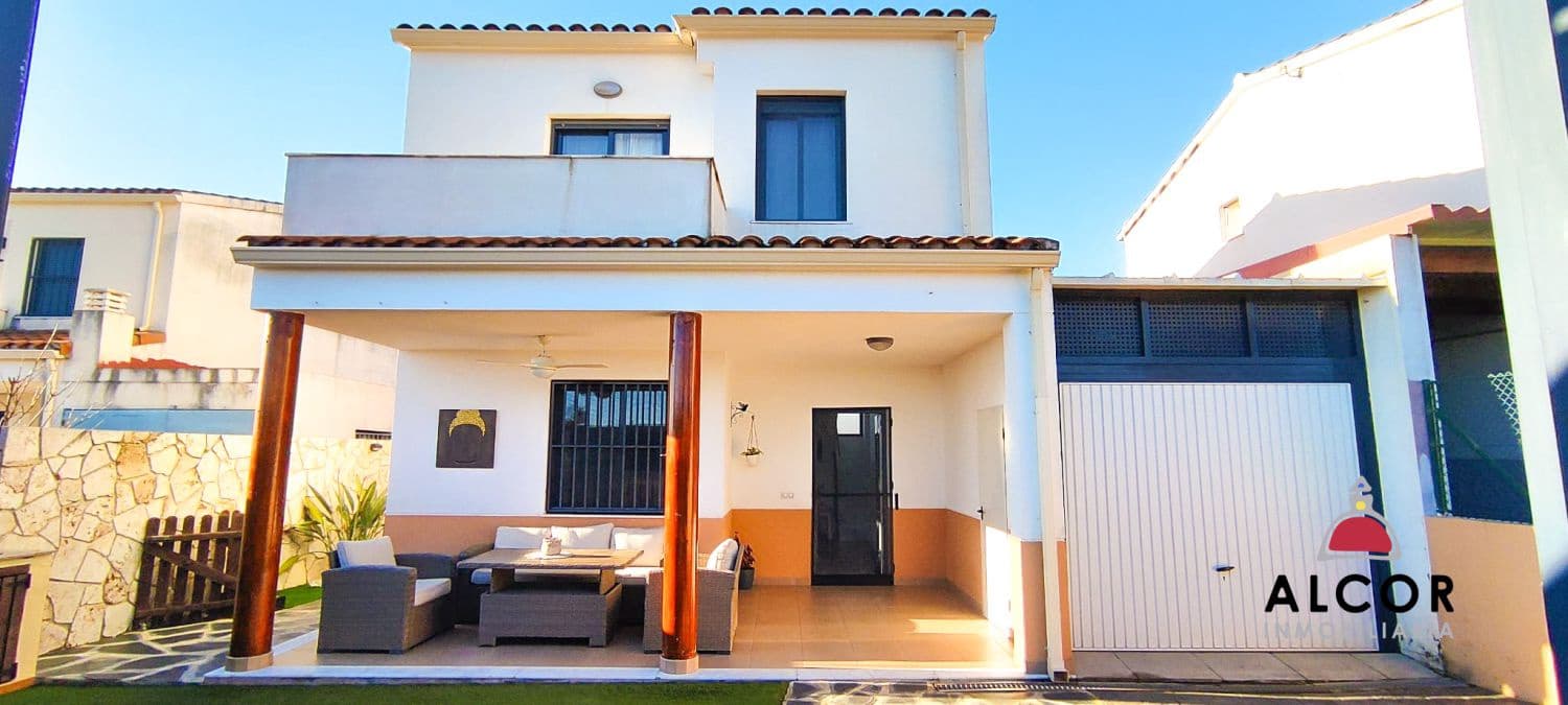 3 bedroom Villa for sale in Peniscola with garage - € 260,000 (Ref: 9845177)