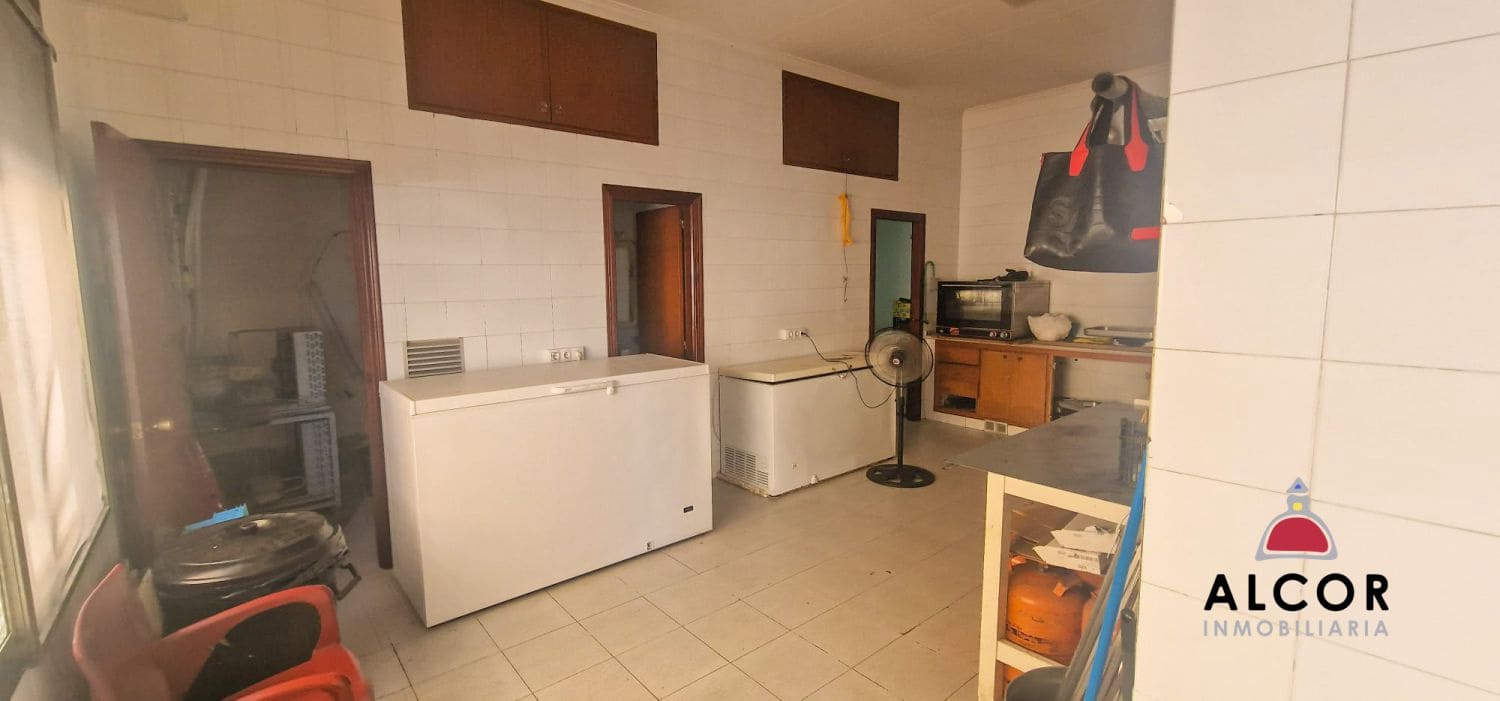 Commercial for sale in Peniscola - € 450,000 (Ref: 9891840)