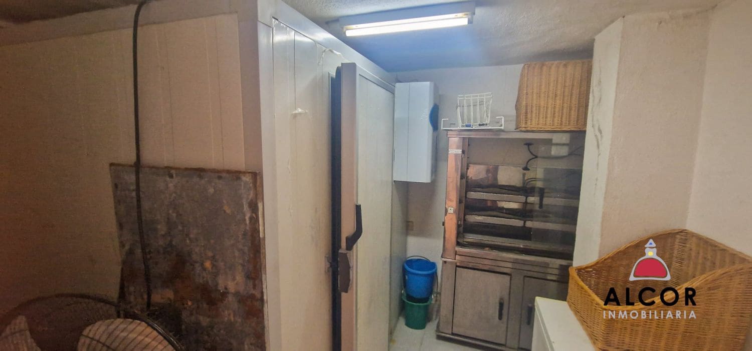 Commercial for sale in Peniscola - € 450,000 (Ref: 9891840)