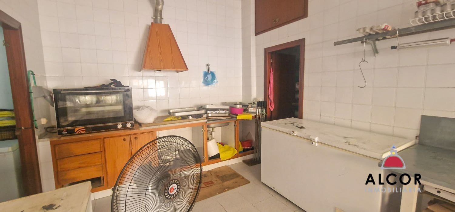 Commercial for sale in Peniscola - € 450,000 (Ref: 9891840)