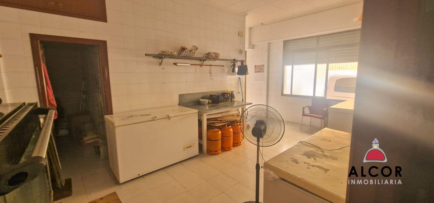Commercial for sale in Peniscola - € 450,000 (Ref: 9891840)